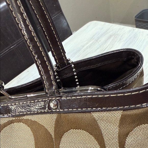 Coach Tan and Brown Kiss Lock Shoulder Bag - Picture 8 of 14